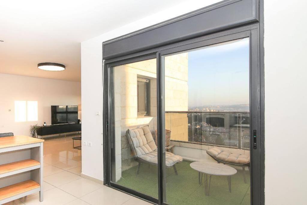 Appartamento Spacious 2br With Private Balcony, Free Parking